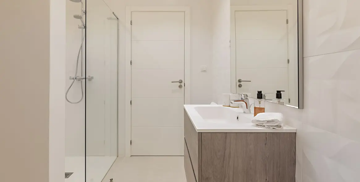 Продажа дома на две семьи в Casares Playa 15