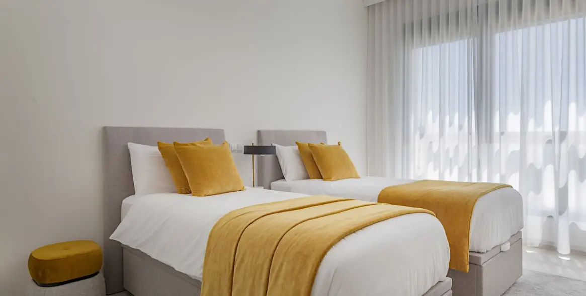 Продажа дома на две семьи в Casares Playa 18