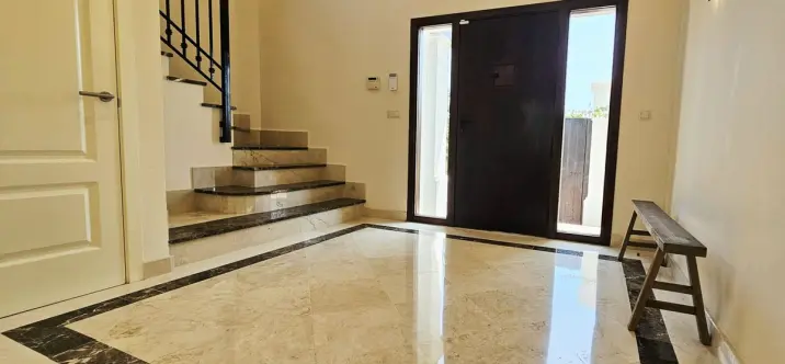 Sale of detached villa in Estepona 3