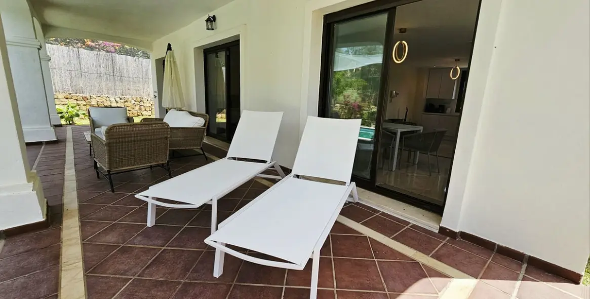 Sale of detached villa in Estepona 17