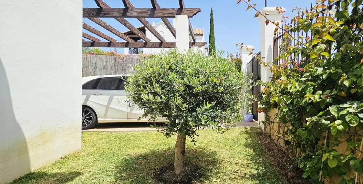 Sale of detached villa in Estepona 20