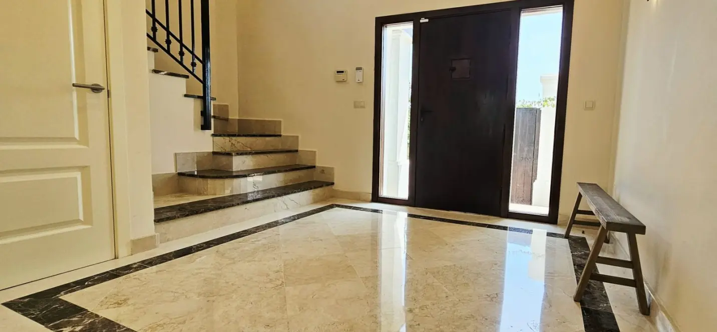 Venta de villa independiente en Estepona 2