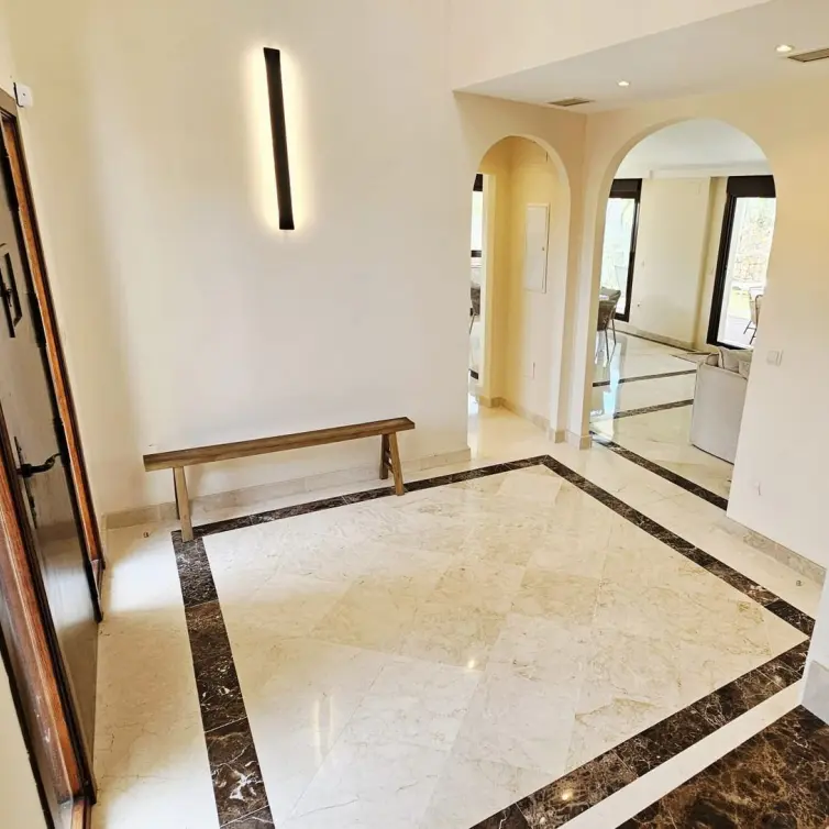 Venta de villa independiente en Estepona