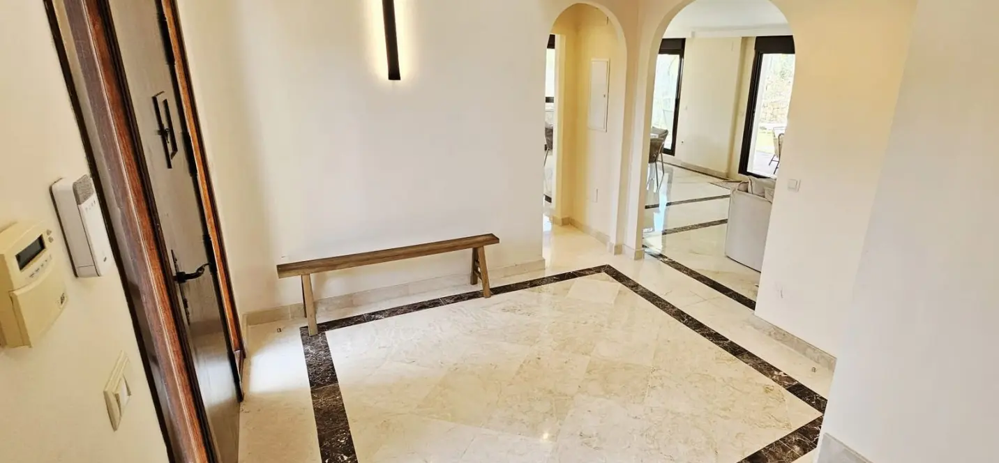 Venta de villa independiente en Estepona 3