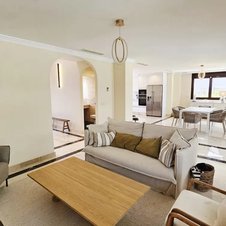 Venta de villa independiente en Estepona