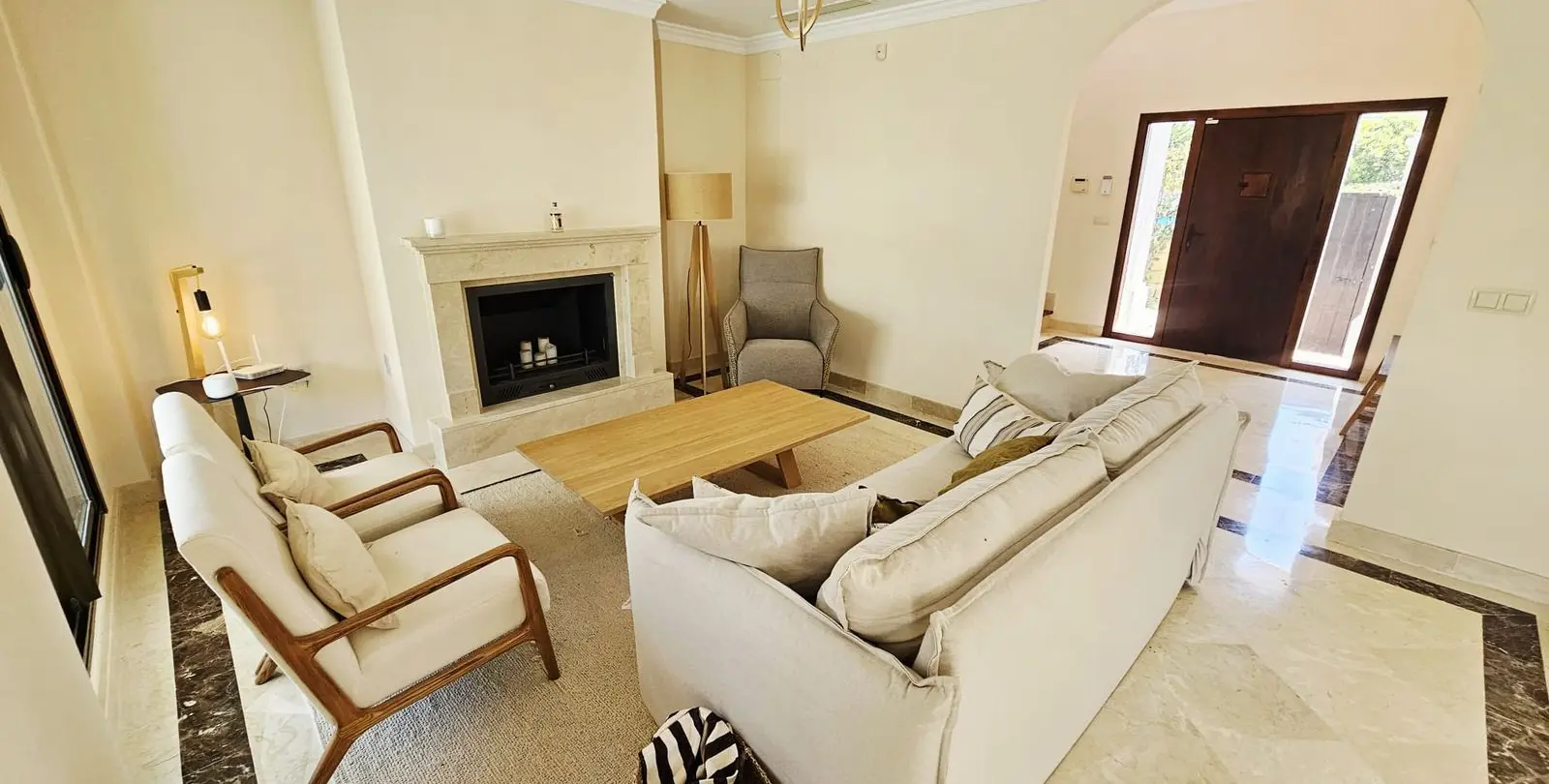 Sale of detached villa in Estepona 6