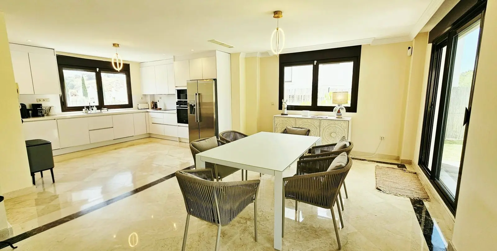 Sale of detached villa in Estepona 7