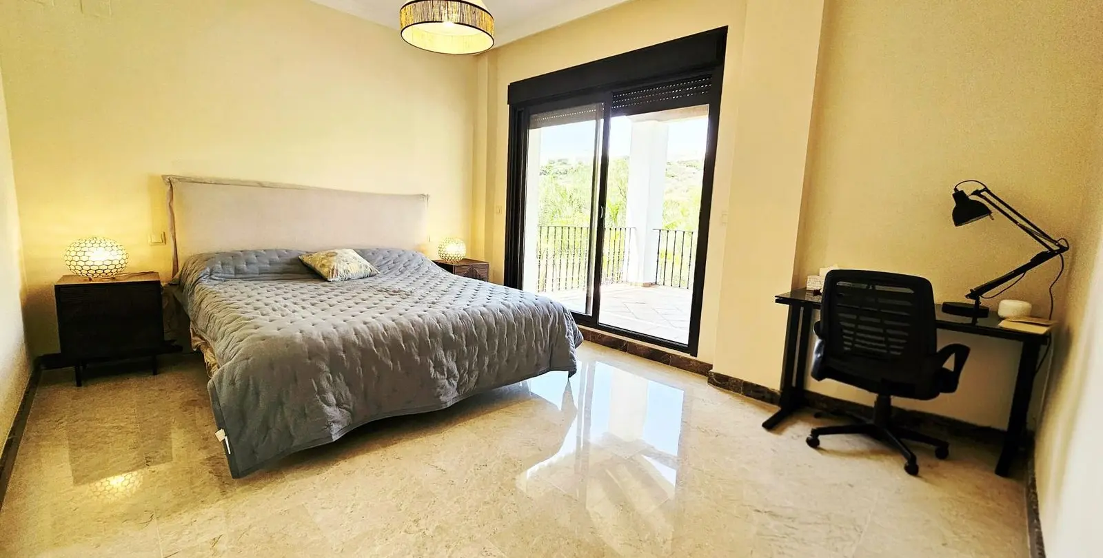Sale of detached villa in Estepona 29