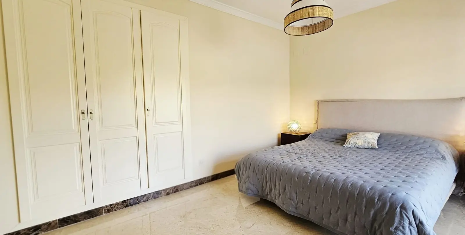 Sale of detached villa in Estepona 30