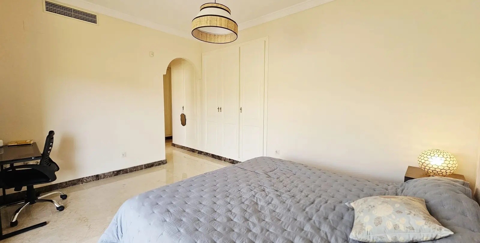 Sale of detached villa in Estepona 31