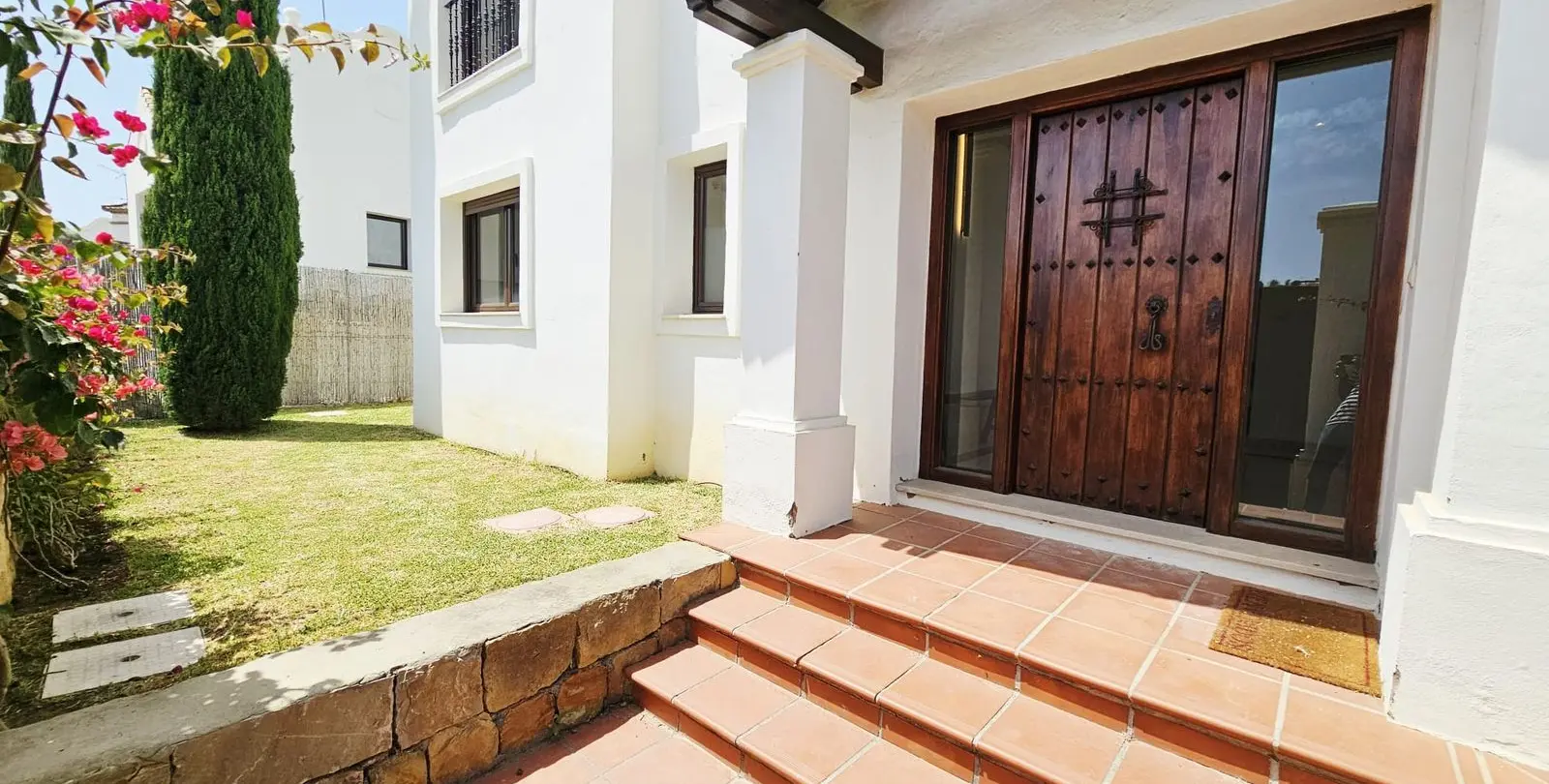 Sale of detached villa in Estepona 39