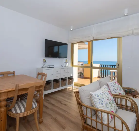 Sale of penthouse in Elviria