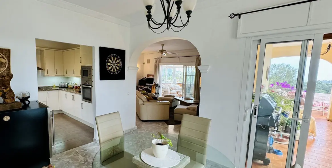 Продажа  отдельно стоящей виллы в Mijas 22