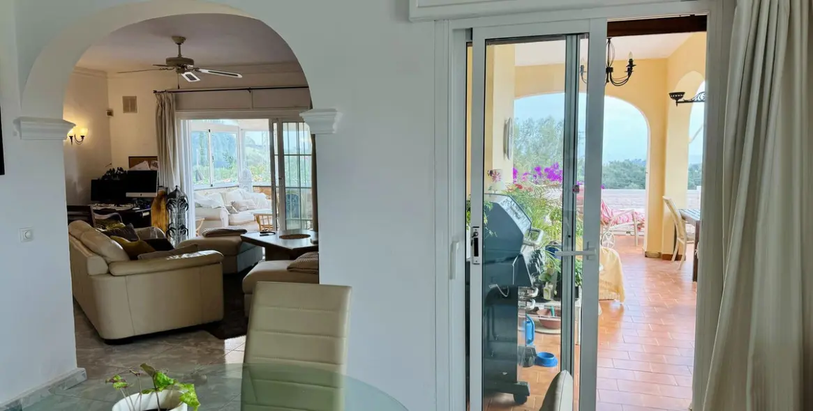 Продажа  отдельно стоящей виллы в Mijas 24