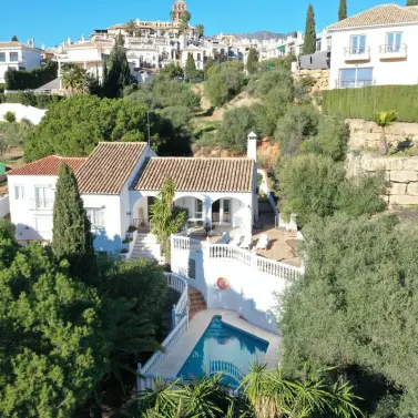 Продажа  отдельно стоящей виллы в Mijas Golf