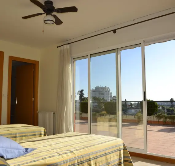 Продажа двухуровневого пентхауса в Guadalmina Alta