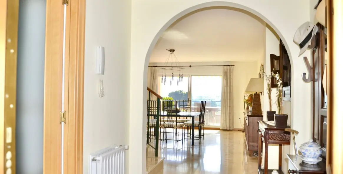 Продажа двухуровневого пентхауса в Guadalmina Alta 6