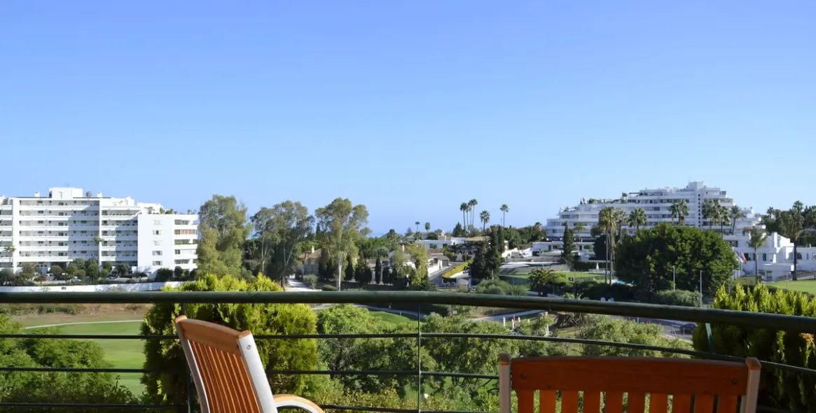 Продажа двухуровневого пентхауса в Guadalmina Alta 18