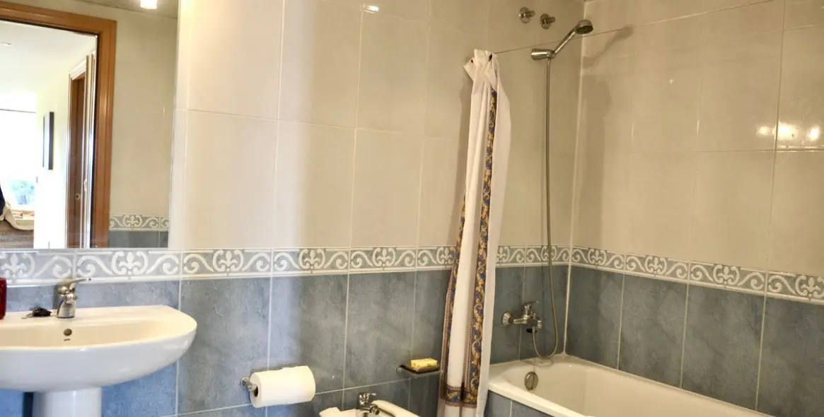 Venta de ático dúplex en Guadalmina Alta 29