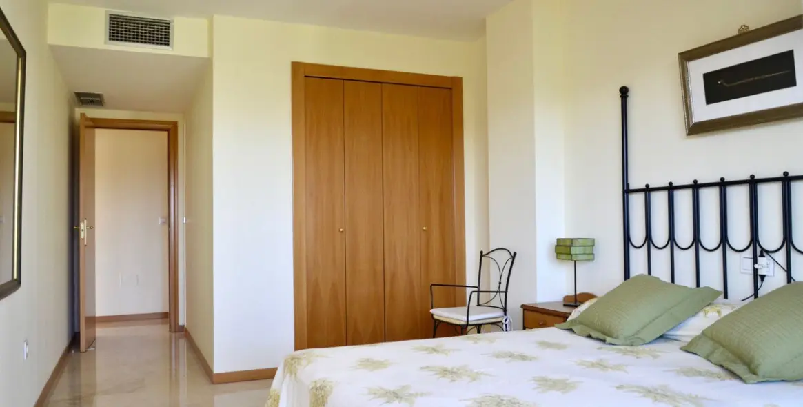 Venta de ático dúplex en Guadalmina Alta 32