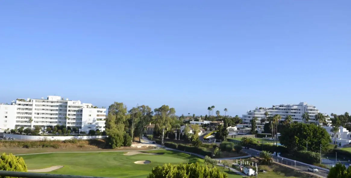 Venta de ático dúplex en Guadalmina Alta 34