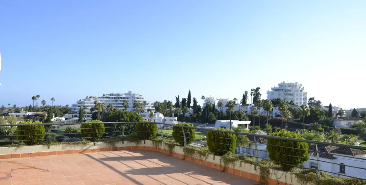 Venta de ático dúplex en Guadalmina Alta 46