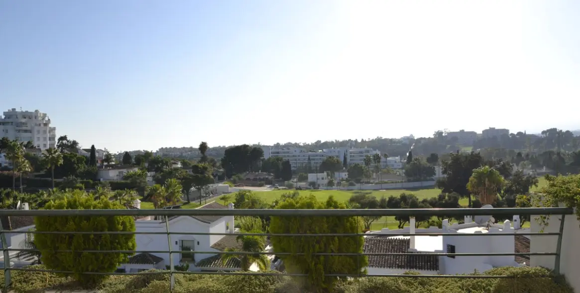 Venta de ático dúplex en Guadalmina Alta 47