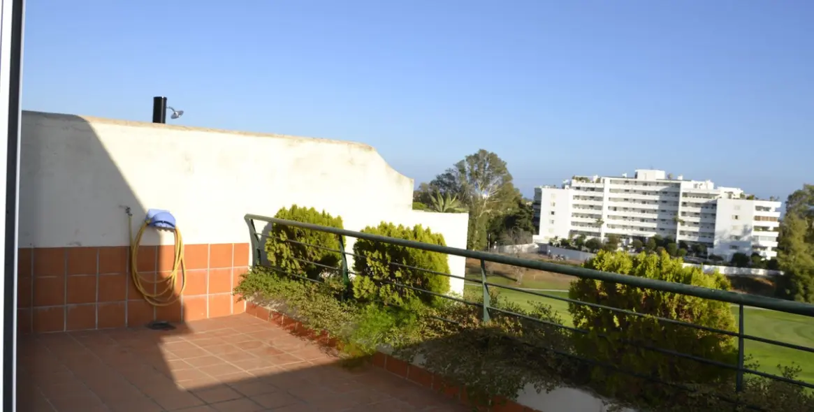 Venta de ático dúplex en Guadalmina Alta 54