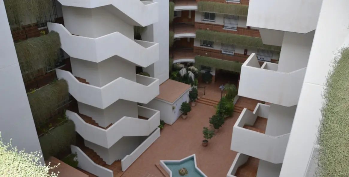 Venta de ático dúplex en Guadalmina Alta 65