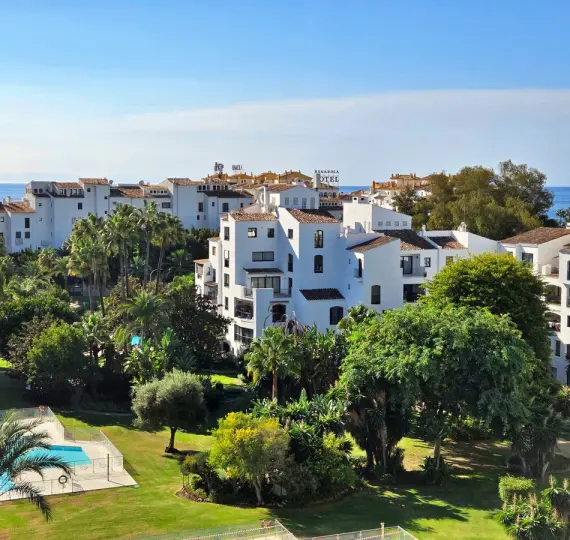 Продажа двухуровневого пентхауса в Puerto Banús