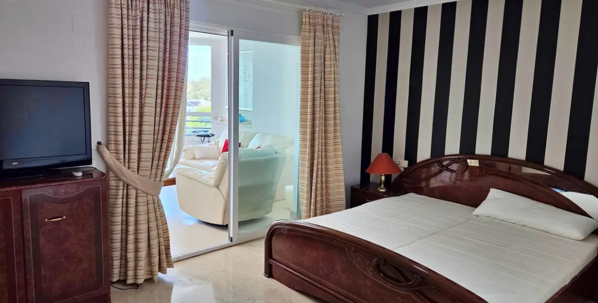 Продажа двухуровневого пентхауса в Puerto Banús 8