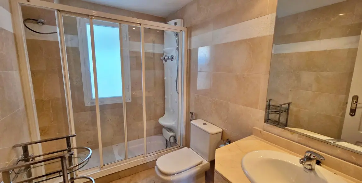 Продажа двухуровневого пентхауса в Puerto Banús 15