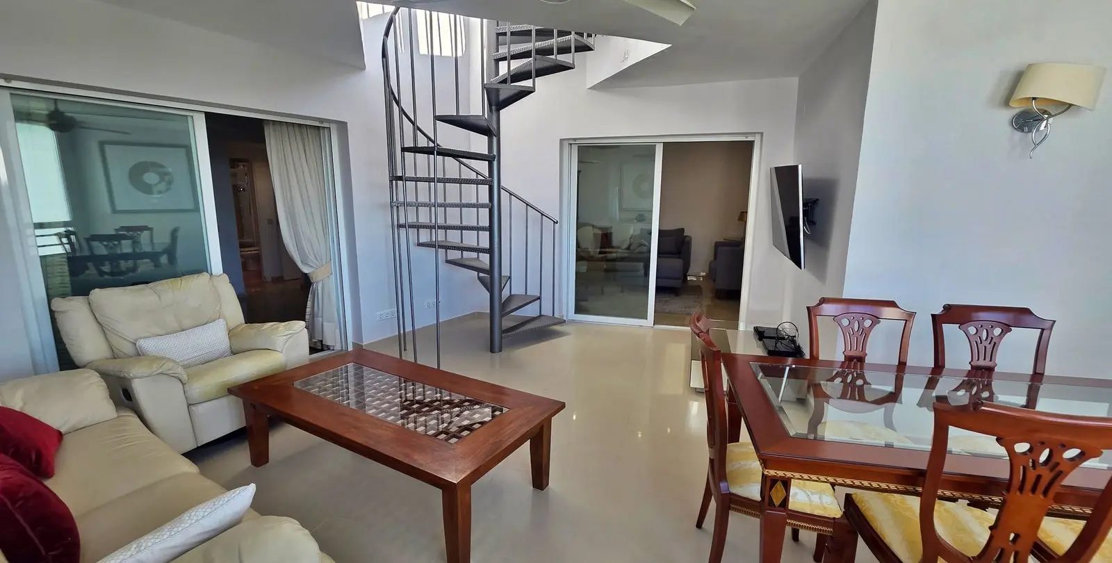 Sale of penthouse duplex in Puerto Banús 5