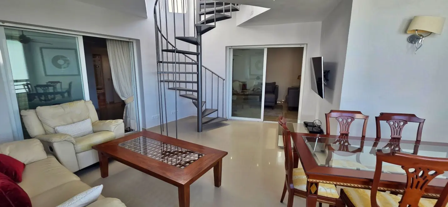 Sale of penthouse duplex in Puerto Banús 4