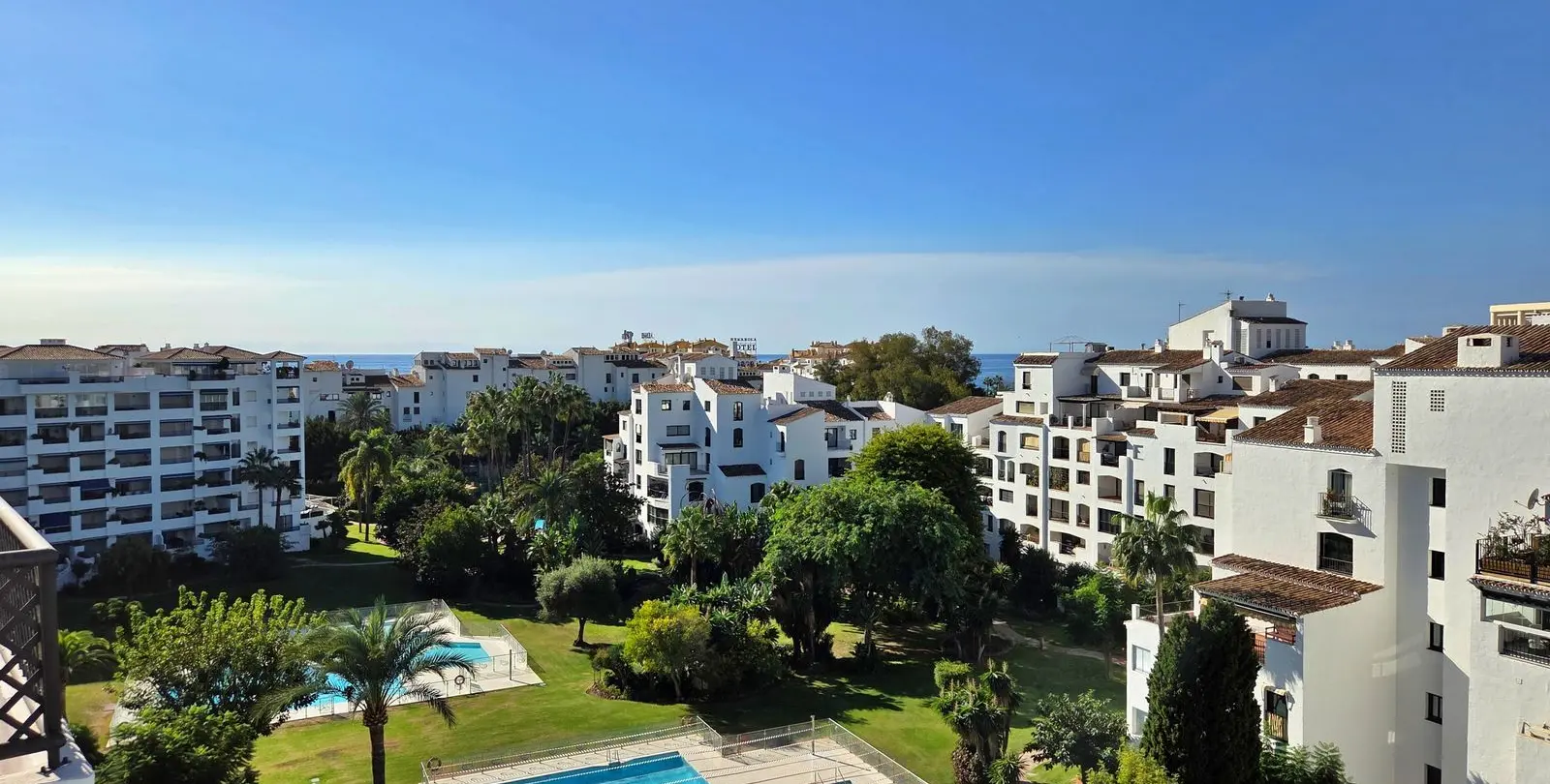 Sale of penthouse duplex in Puerto Banús 18