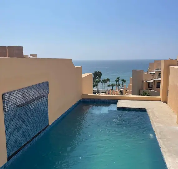 Продажа двухуровневого пентхауса в Estepona