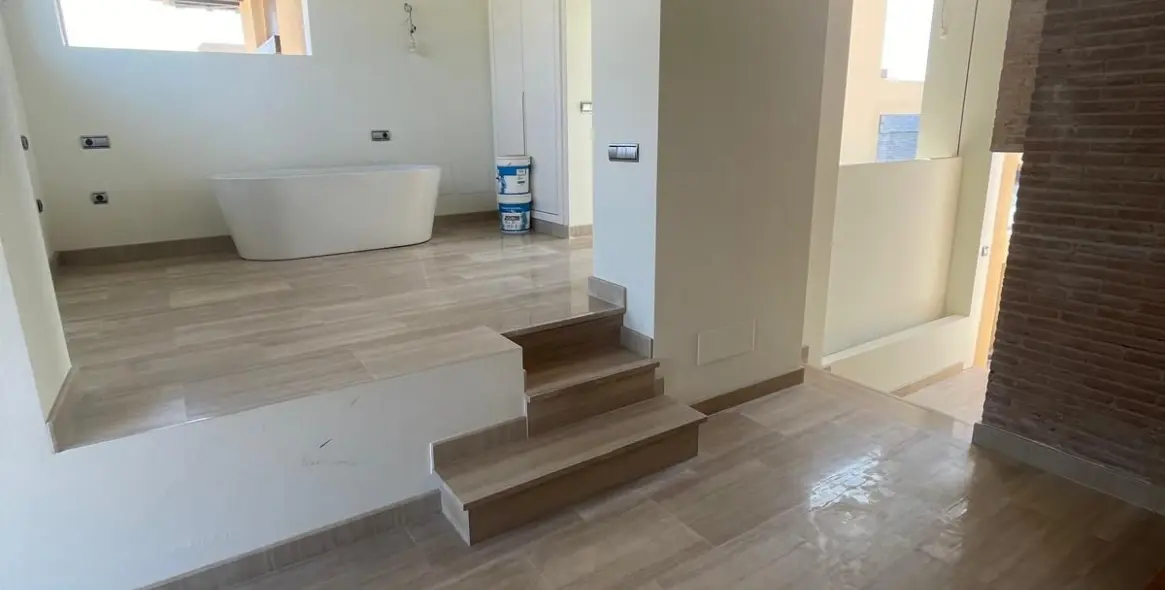 Продажа двухуровневого пентхауса в Estepona 11