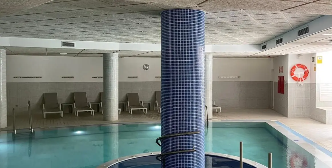 Продажа двухуровневого пентхауса в Estepona 12