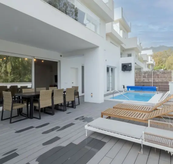 Продажа дома на две семьи в Torremuelle