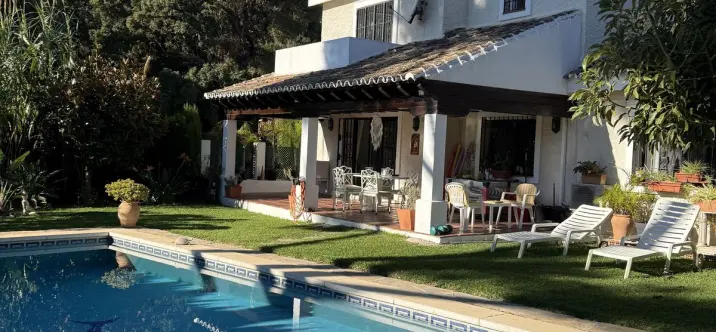 Продажа  отдельно стоящей виллы в Calahonda 4