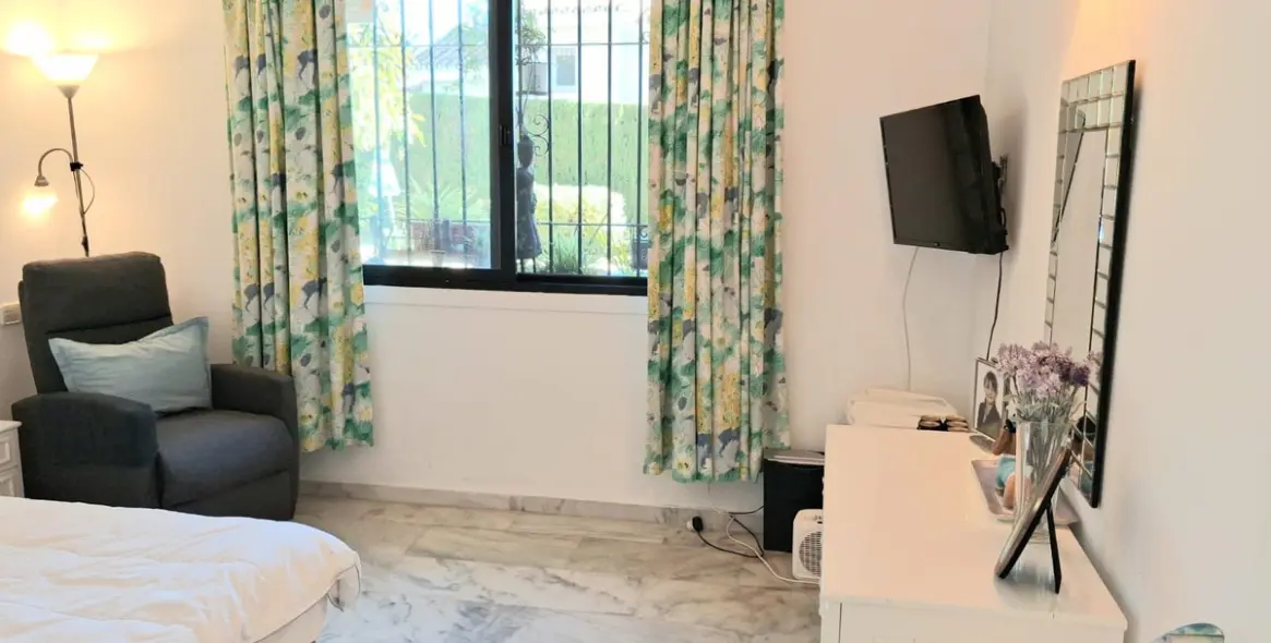 Продажа  отдельно стоящей виллы в Calahonda 15