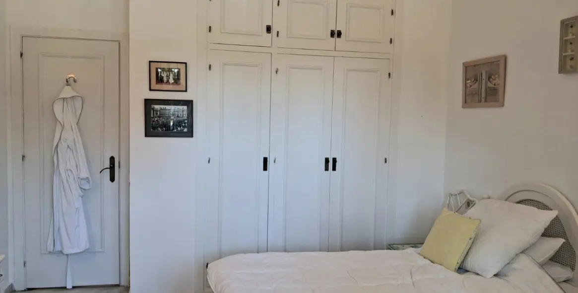 Продажа  отдельно стоящей виллы в Calahonda 17