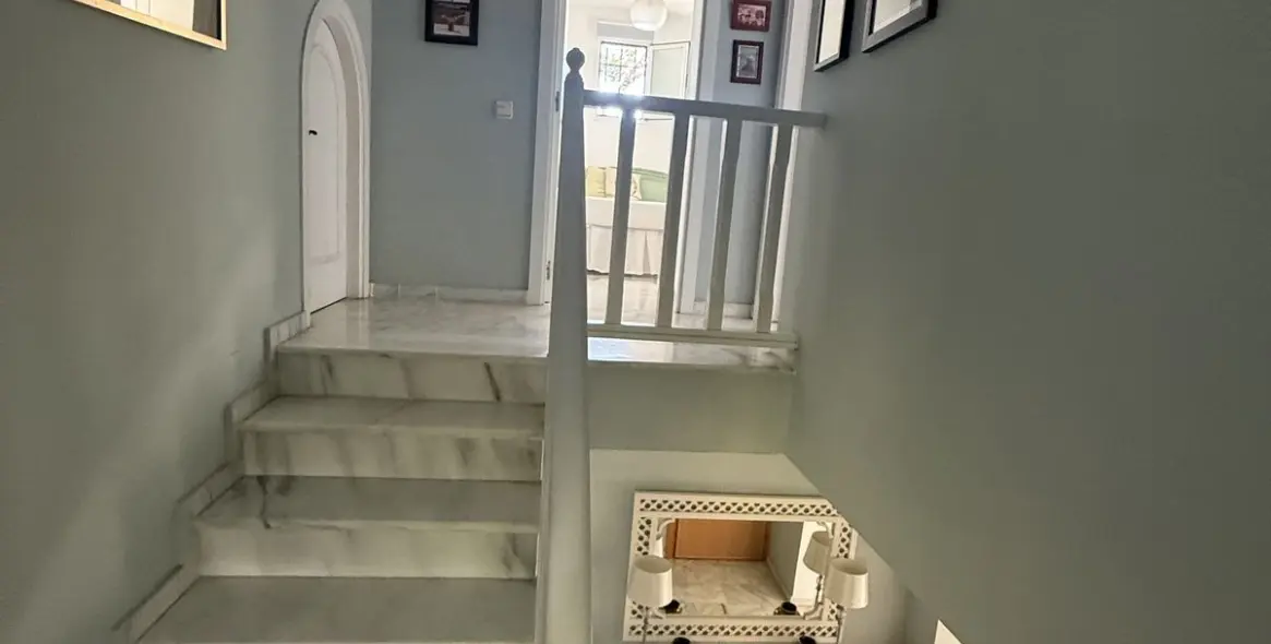 Sale of detached villa in Calahonda 29