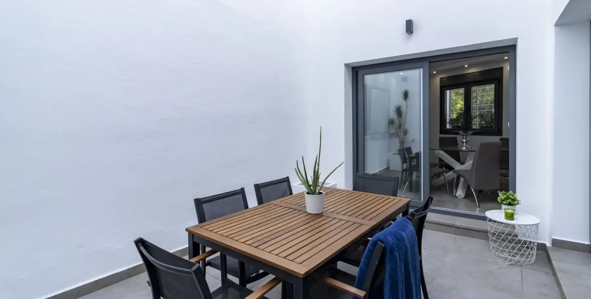 Sale of semi-detached house in San Pedro de Alcántara 36