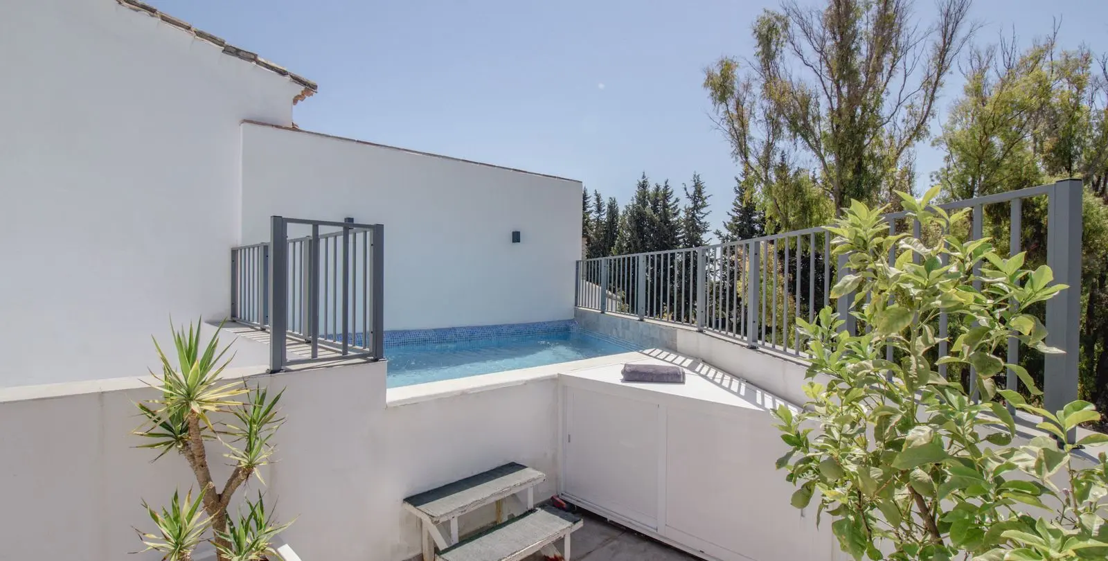 Sale of semi-detached house in San Pedro de Alcántara 1
