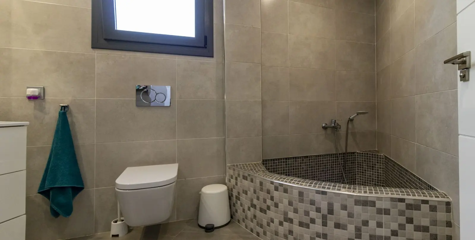 Sale of semi-detached house in San Pedro de Alcántara 17