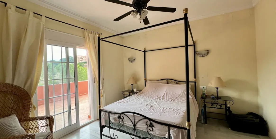 Продажа  отдельно стоящей виллы в Mijas Golf 16