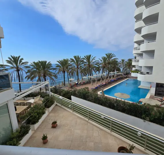 Продажа апартаментов на среднем этаже в Marbella