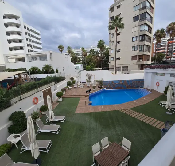 Продажа апартаментов на среднем этаже в Marbella