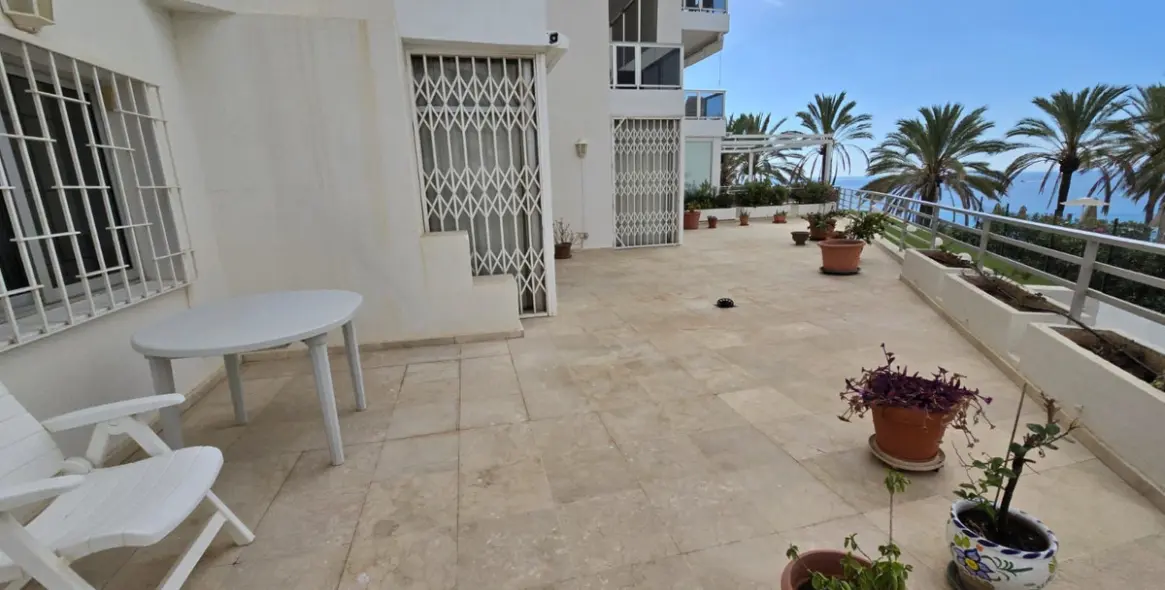 Venta de apartamento en planta media en Marbella 3